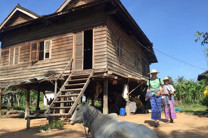 Full Day Siem Reap Farm Tour with Cooking Class and Monk Blessing - Harvesting vegetables and getting your feet dirty