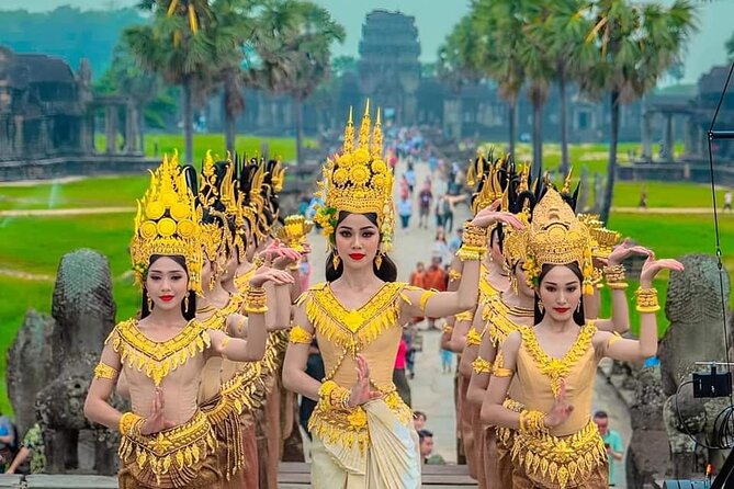 Full-Day Temples of Angkor Small Group Tour - Bayon’s stone faces and royal stories