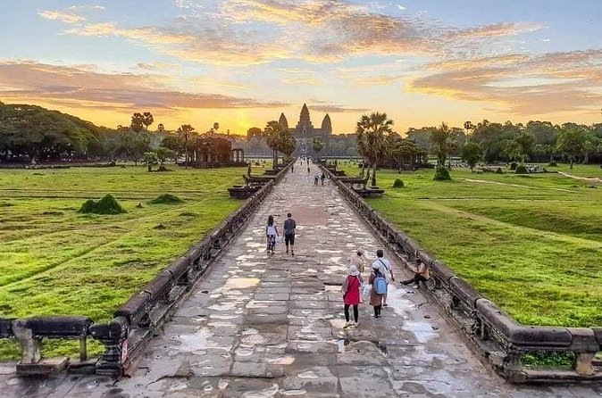 Full Day Tour Angkor Wat Sunrise and Siem Reap Temples - Ta Prohm and the power of the ruins
