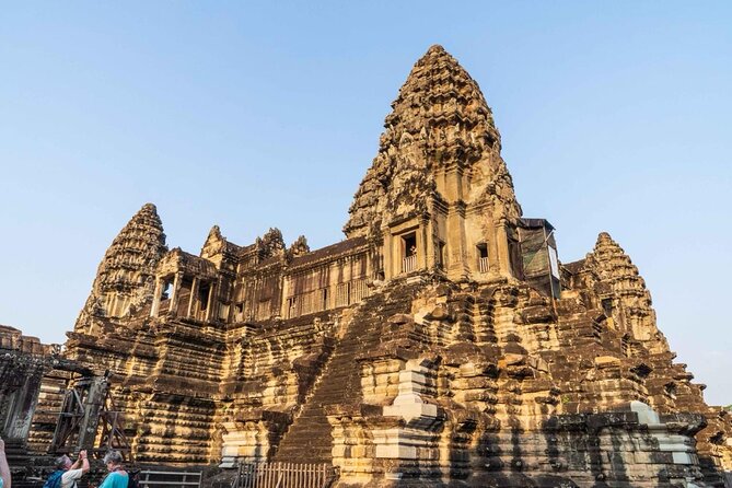 Full Day Tour Angkor Wat Sunrise and Siem Reap Temples - Angkor Thom and the faces of Bayon