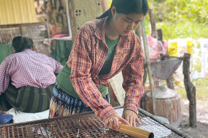 Full day tour by bicycle & tuk tuk,bamboo train,bat cave,villages - How the bicycle and tuk tuk combination works