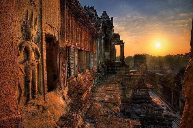Full Day Tour from Siem Reap - Bamboo Train, Killing Cave & Sunset - Climbing 365 steps to Wat Banan