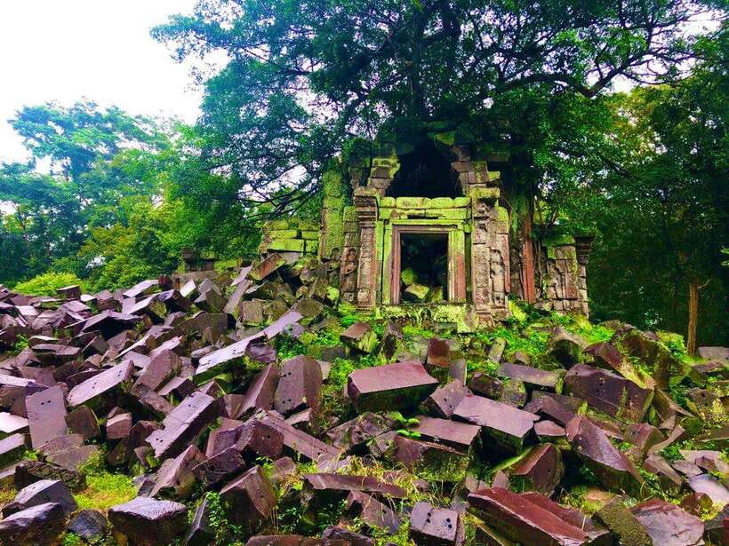 Full-Day Tour to Banteay Srey, Beng Melea & Kulen Mountain - How the guides shape the day