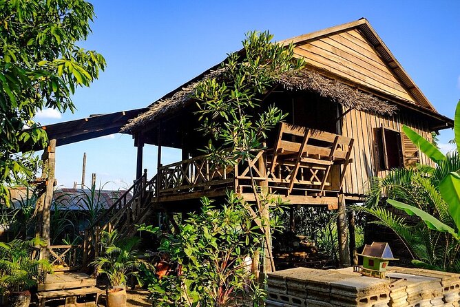 Full-day: Wat Banan. Old bamboo train. Bat Cave. Killing cave - Climbing the ancient stairs at Wat Banan
