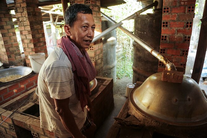 Full/Half Day Tuk TuK: Handicrafts Bambootrain Killing&Bat Caves - Ek Phnom, rice wine, and rural production