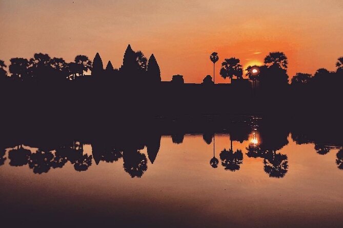 Golden Hours: Angkor wat sunrise photography tour with a pro! - Bayon and the many stone faces