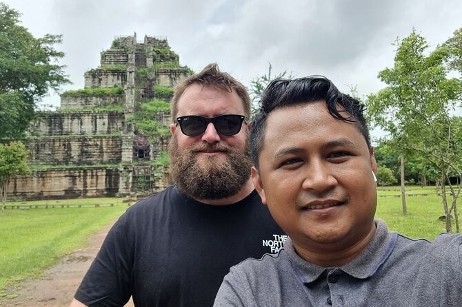 Ground Transfer/SUV/ Phnom Penh to Siem Reap - Stops are possible, but this is not a scheduled sightseeing tour