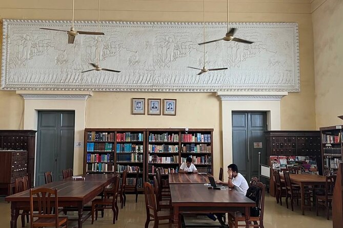 Guided Phnom Penh Heritage Tour - Wat Phnom and the old Naga Bridge