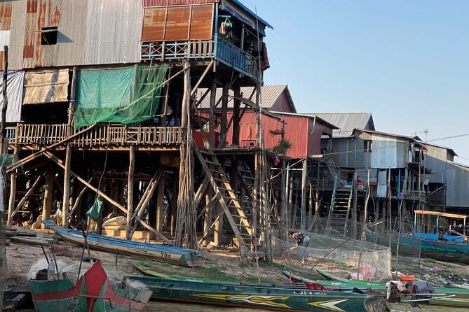 Half Day Kampong Pluk Fishing Village with Sunset Private Tour - Boarding the boat at Kampong Phluk