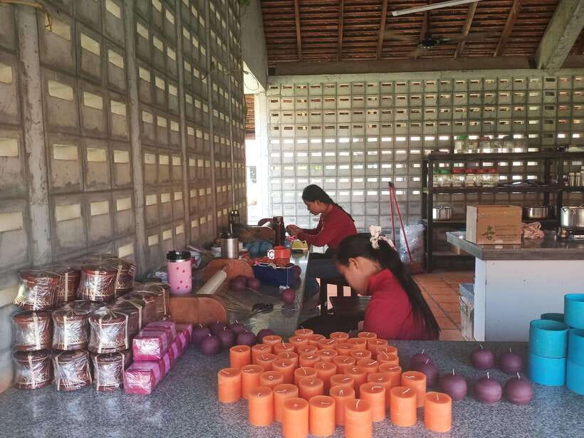 Half Day Trip: Silk Farm, Satcha, and Senteur d'Angkor Tour - Satcha puts Cambodian bamboo to work