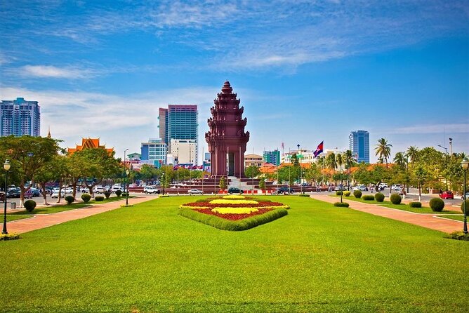 Hidden Phnom Penh City Tour, Royal Palace, Wat Phnom - Meeting at Sorya Center Point