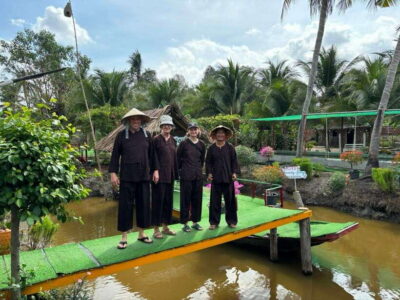 Ho Chi Minh City: 2-Day Bike & Kayak Mekong Delta Tour