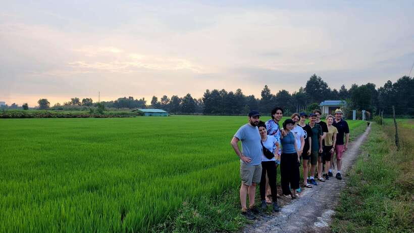 Ho Chi Minh City: 2-Day Bike & Kayak Mekong Delta Tour - Barbecue dinner, conversation, and karaoke