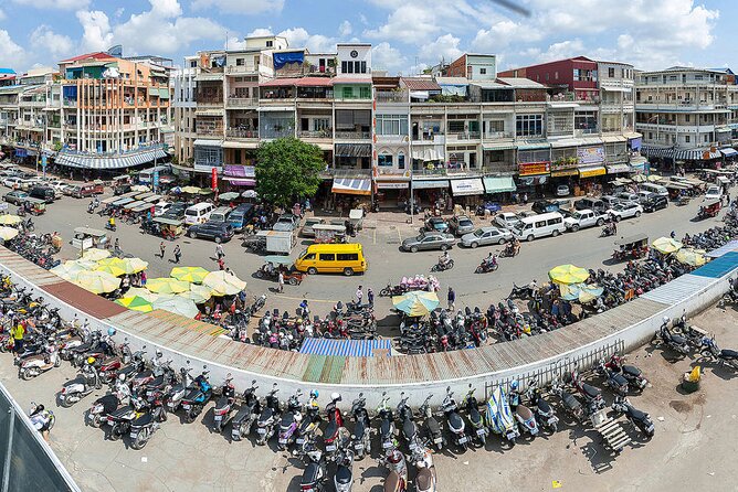 Intercity Transfer Siem Reap - Phnom Penh/Phnom Penh - Siem Reap - Hotel pickup and the first stretch of road