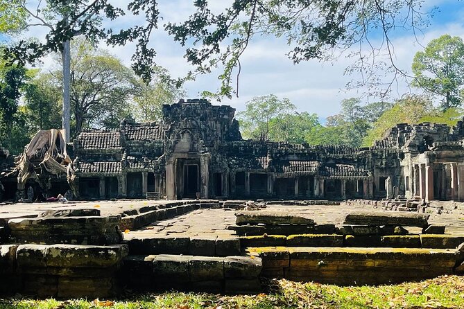 Journey Through Time: Grand Tours with professional photographers - Neak Pean and the artificial island