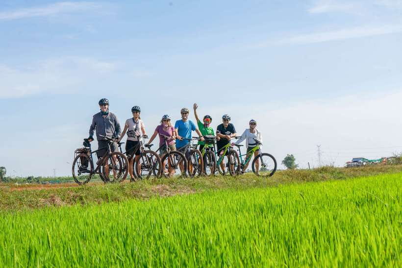 Kampong Phluk: Floating Village Sunset Bike Tour or E-Bike - Who should book this experience