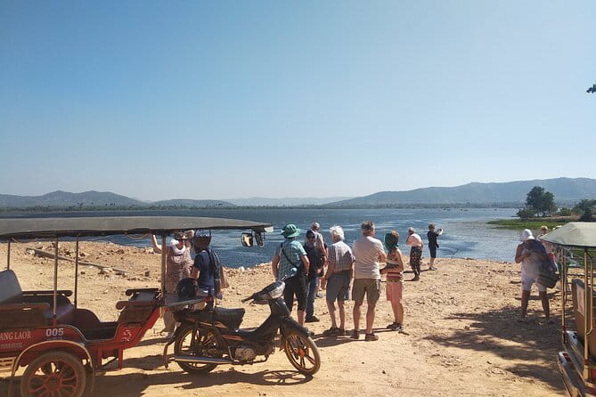 Kampot Classic Tour & Kayaking at the Green Cathedral with lunch - Kayaking through the Green Cathedral