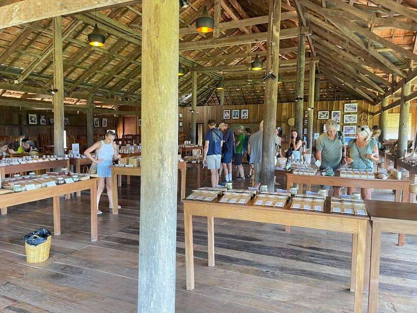 Kampot Pepper Farm, Salt Fields, Crab Market from Phnom Penh - Inside Phnom Chhngok Cave