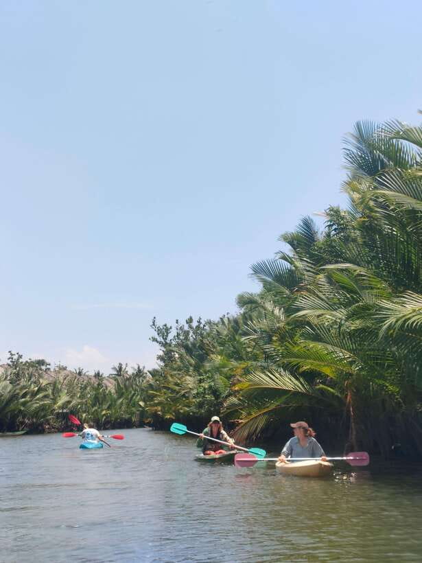 Kayaking tour around green cathedral - Practical packing advice