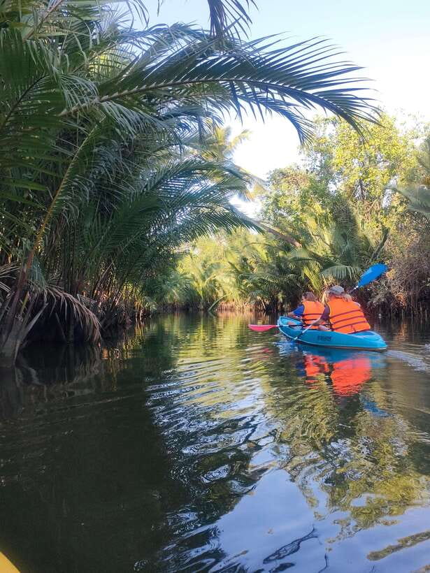 Kayaking tour around green cathedral - What the $25 price really covers