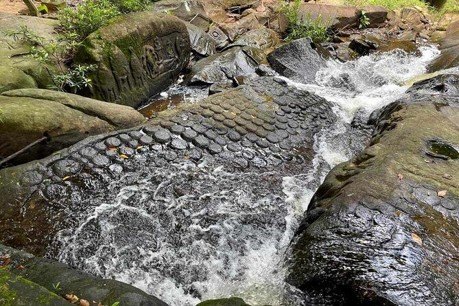 Kbal Spean Lingar River, Banteay Srei Temple & Pre Rup Tour - What the private vehicle and guide add