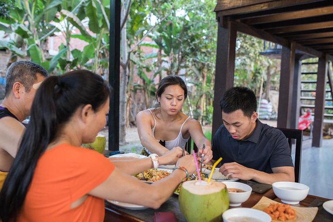 Khmer Cooking Class at a Local's Home in Krong Siem Reap - Your tuk-tuk ride and the first market stop