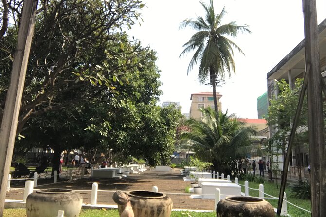 Khmer Rouge, genocide museum &killing field tour - What the private format changes