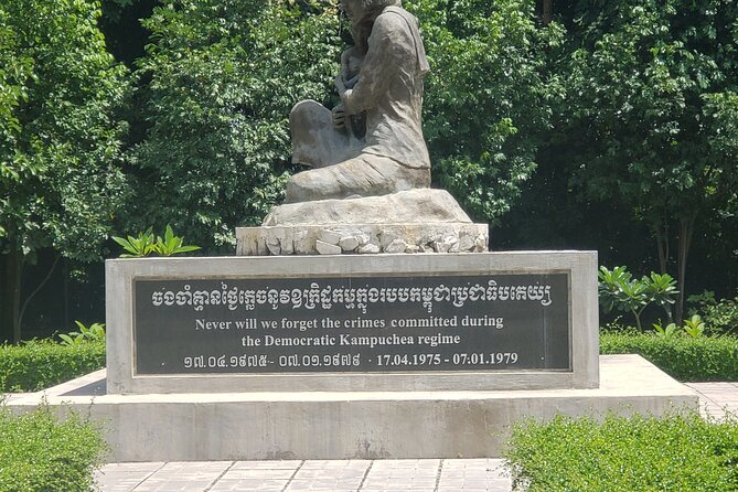 Killing Field and Genocide Museum private haft day Tour - Following the road to Choeung Ek