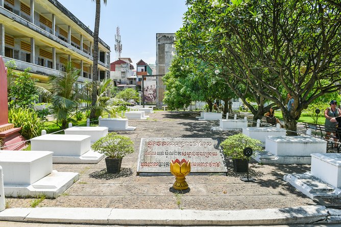 Killing Fields and Prison S21 Bus Tour - Timing problems and how to avoid them