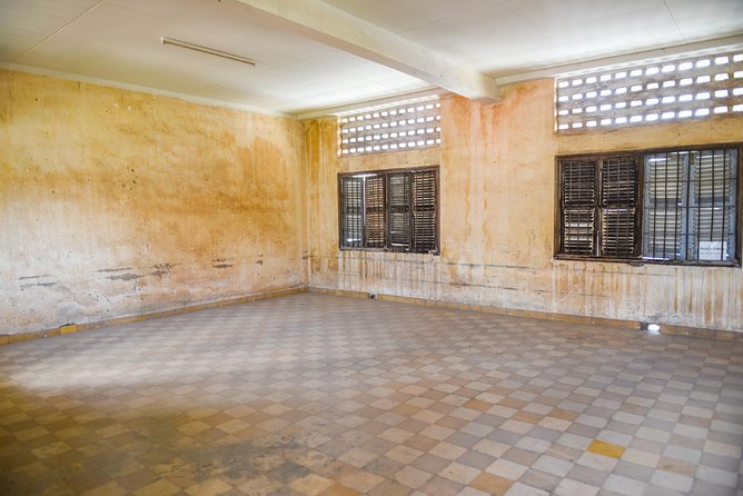 Killing Fields and Prison S21 Bus Tour - Tuol Sleng, from school to prison