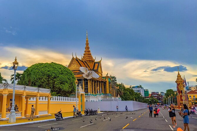 Koh Dach Silk Island and Phnom Penh Full Day Private Tour - Key points before you book