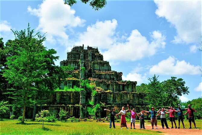 Koh Ker & Beng Mealea Temple Full-Day Private Tour from Siem Reap - Leaving Siem Reap in a private car