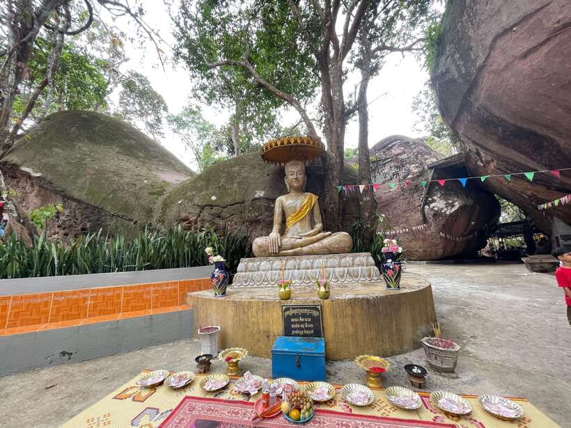 Koh Ker, Kulen Waterfall and Beng Mealea from Siem Reap - Koh Ker and the climb to Prasat Thom