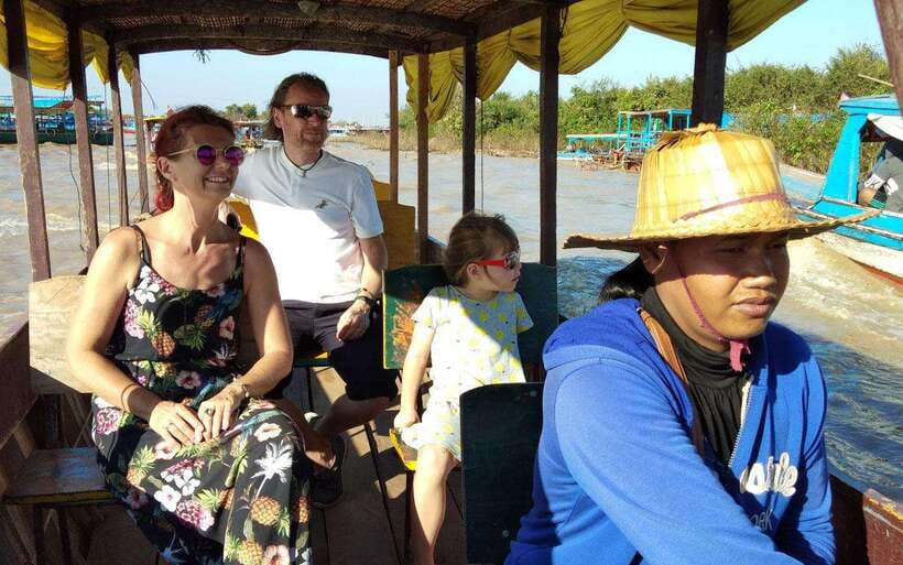 Kompong Kleang Floating Village Guide Tour from Siem Reap - Stop Two: Two Hours Among the Waterways