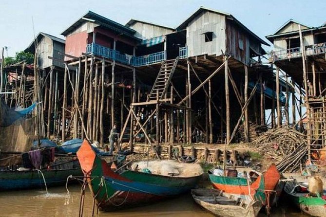 Kompong Phluk Floating village & Mangrove forest cruise - The seasonal canoe through the mangrove forest