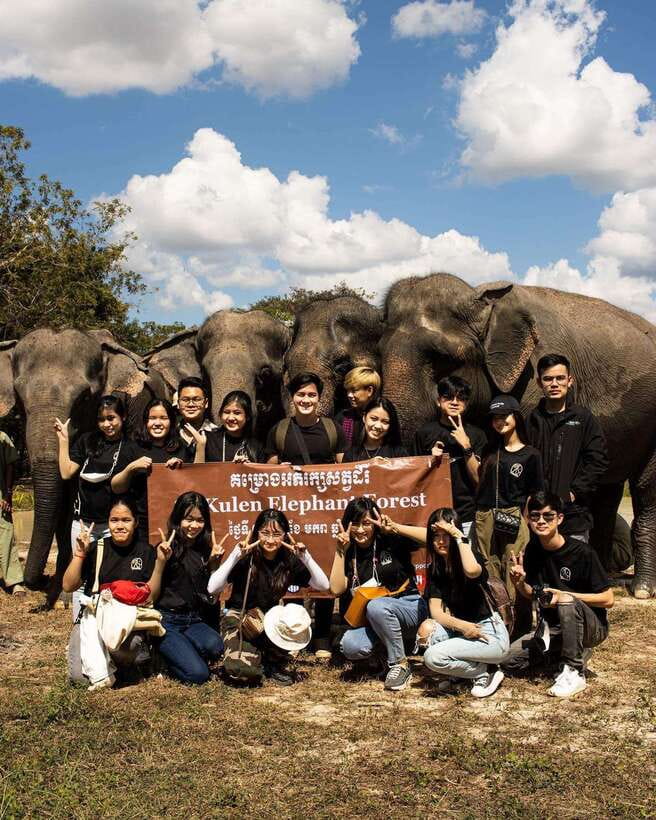 Kulen Elephant Forest & Tonlesap Lake - Lunch and the change of pace at Tonle Sap