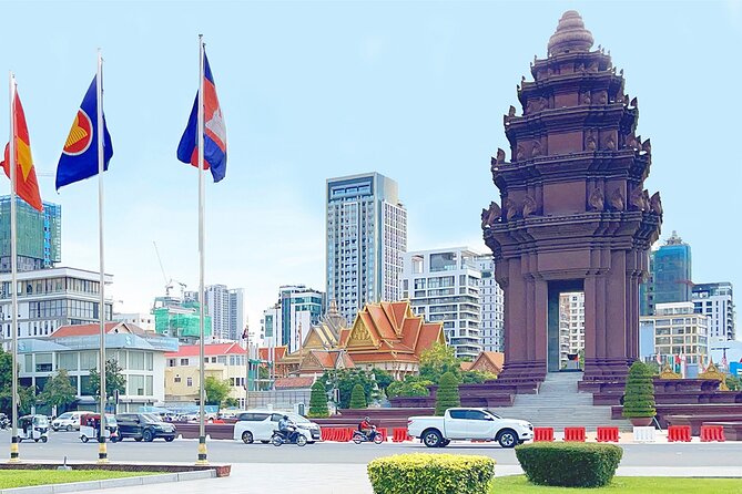 Learn about a dark period of Cambodian history by expert guide - Royal Palace, one hour of ceremony and setting