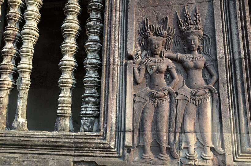 Luxury Private 2-Day Angkor Wat with English or German Guide - The guide can shape the day