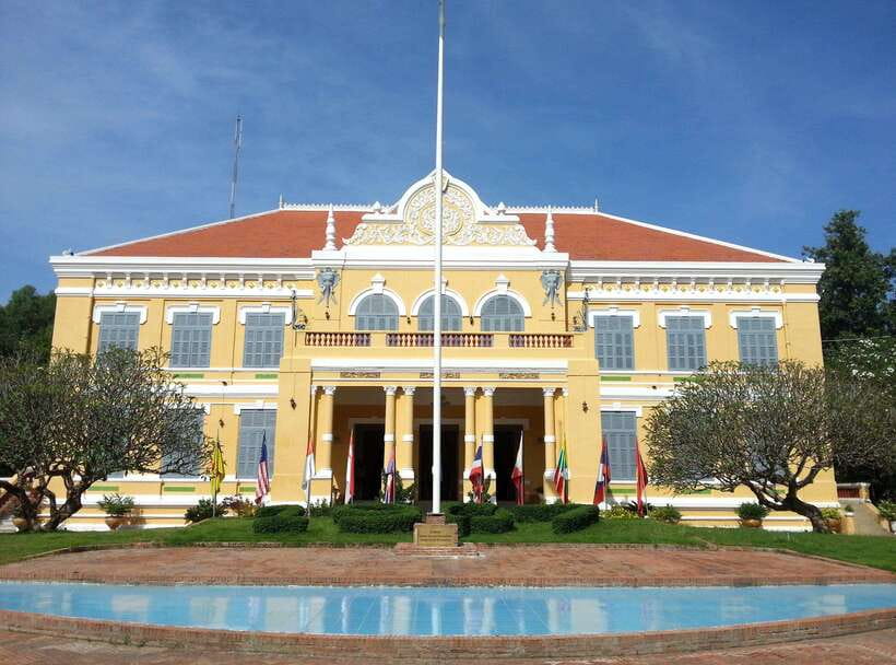 Morning Tuk tuk: City, Handicrafts, Killing field, Temples - Battambang’s city center and Ta Dambong Kranhoung