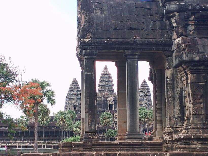 One Day Angkor Wat Trip with Sunrise - Lunch and the practical rhythm of the day