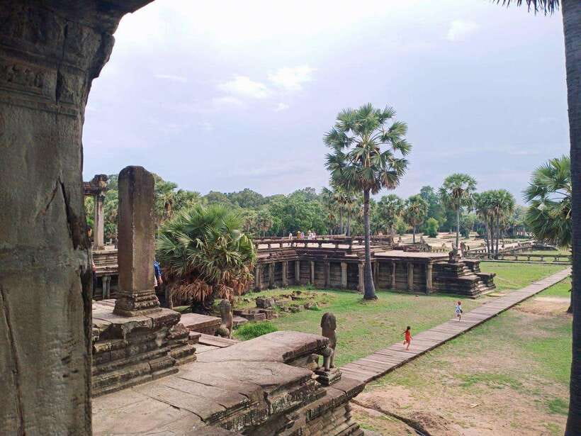One Day Angkor Wat Trip with Sunrise - Srah Srang, Banteay Kdei and Ta Prohm