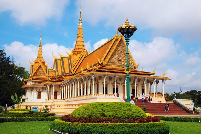 One Day Private Guide Tours History in Phnom Penh Incl. admission - Choeung Ek and Cambodia’s painful recent past