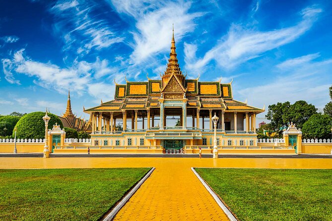 One Day Private Guide Tours History in Phnom Penh Incl. admission - Khmer art at the National Museum