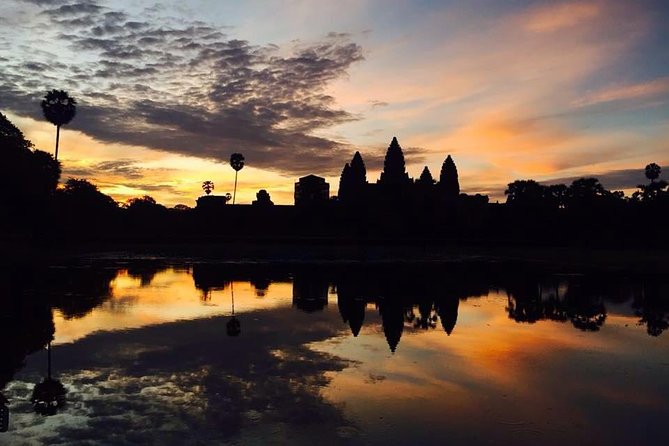 One Day tour with sunrise in car with A/C or Van & Guide. - What the private format really gives you