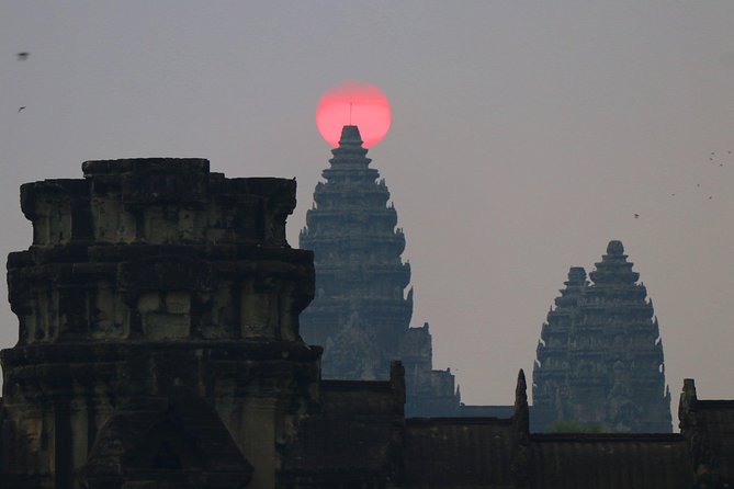 One Day tour with sunrise in car with A/C or Van & Guide. - Baksei Chamkrong and a useful change of scale