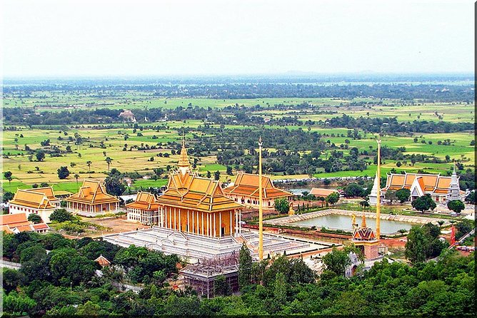 Oudong Mountain and Phnom Penh Full Day Private Tour - Independence Monument and the King Father memorial