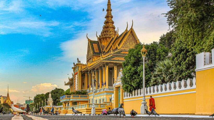 Oudong Mountain & Phnom Baset Private Tours from Phnom Penh - Buddhist centers with very different purposes