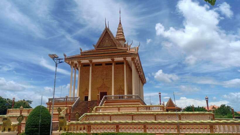 Oudong Mountain - Phnom Penh Former Capital Private Day Tour - Wat Phnom and the story of Lady Penh