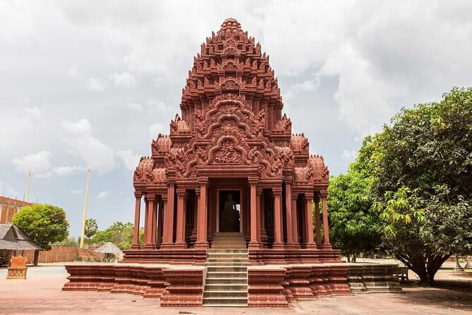 Oudong Temples & Phnom Prasith Private Tour from Phnom Penh - Lunch is on your own before the afternoon visit