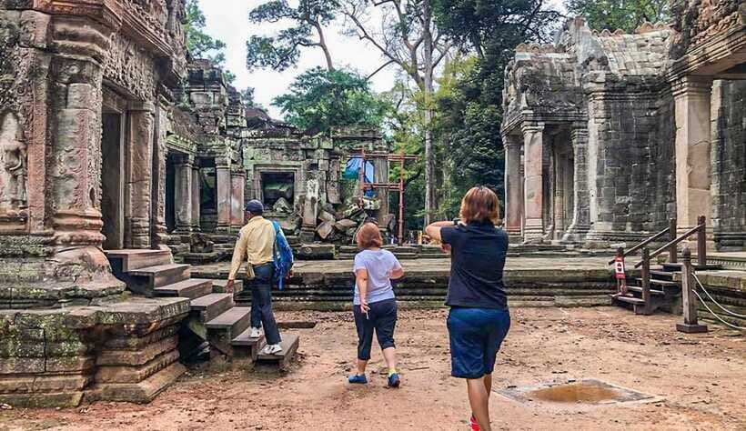 Phnom Bakheng Sunset Tour, Pre Rup, Neak Pean, Preah Khan - A guide can change the quality of the visit